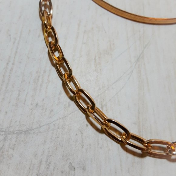 Minimalist Layered Snake Chain Necklace Choker Set - Picture 3 of 6
